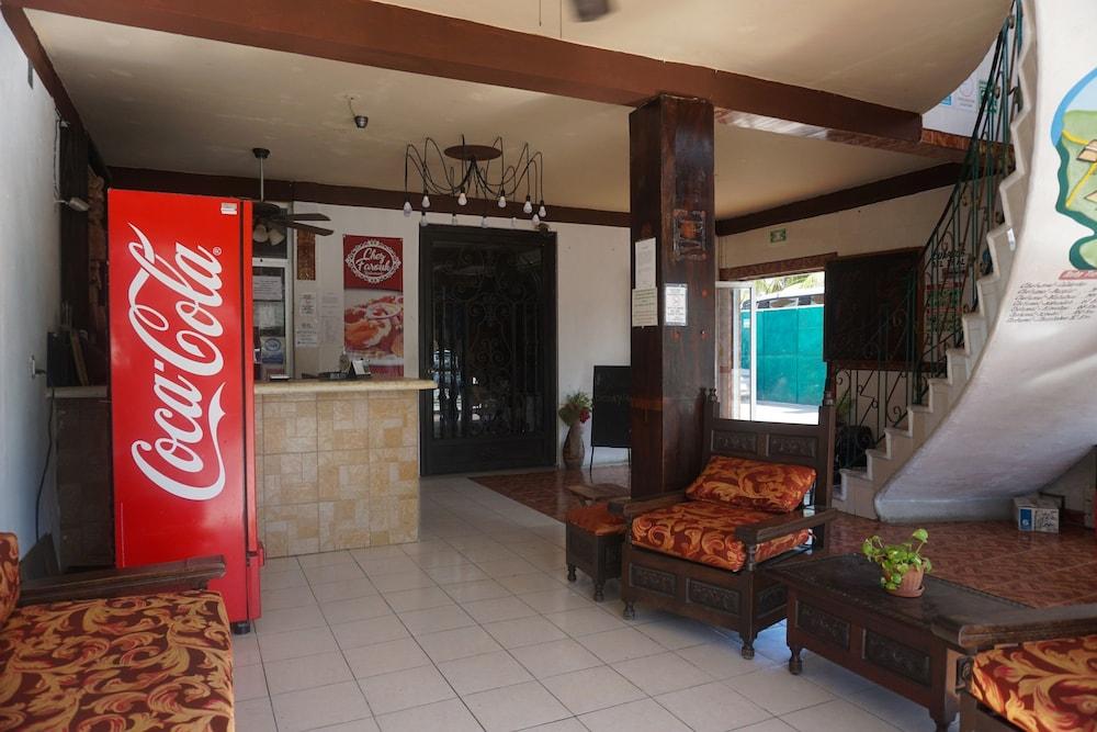 Hotel Real Azteca Chetumal Bagian luar foto