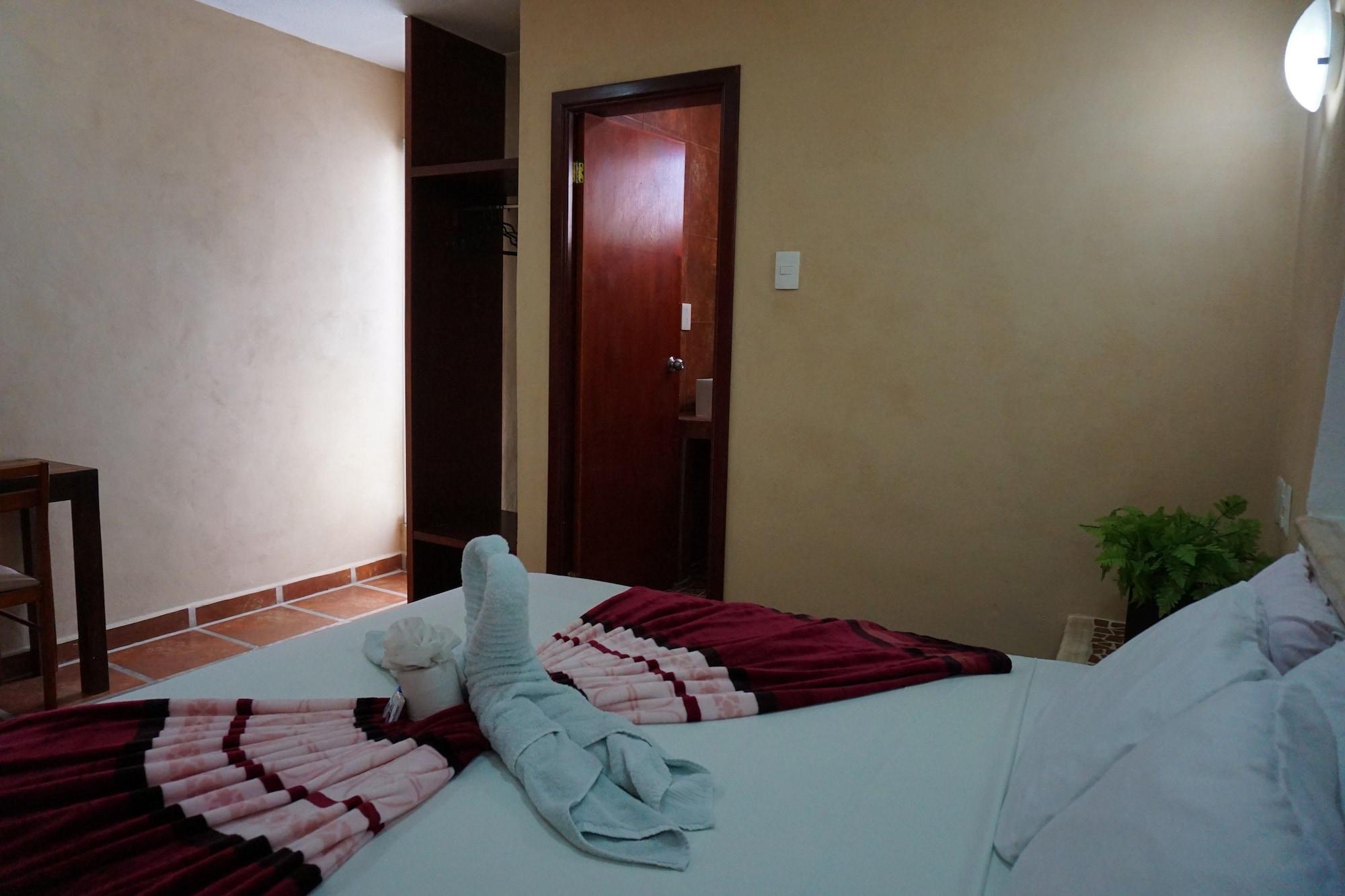 Hotel Real Azteca Chetumal Bagian luar foto