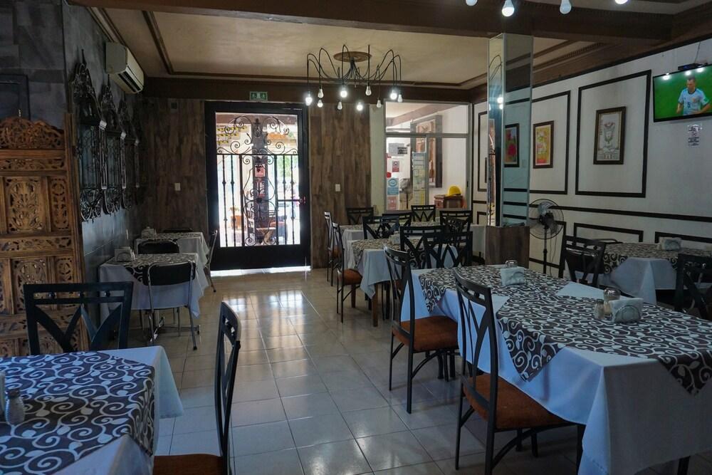 Hotel Real Azteca Chetumal Bagian luar foto
